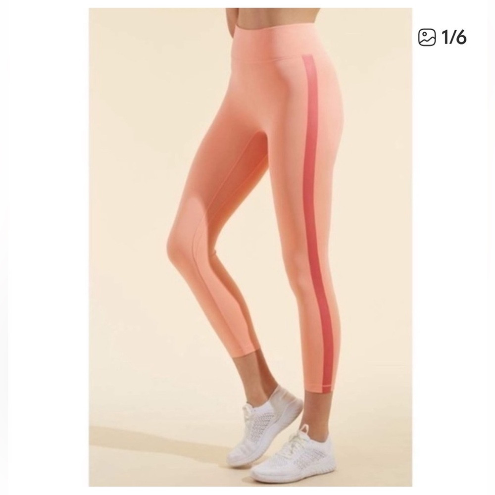ALL ACCESS • Center Stage Cropped Stretch Leggings In Peach - Size Small